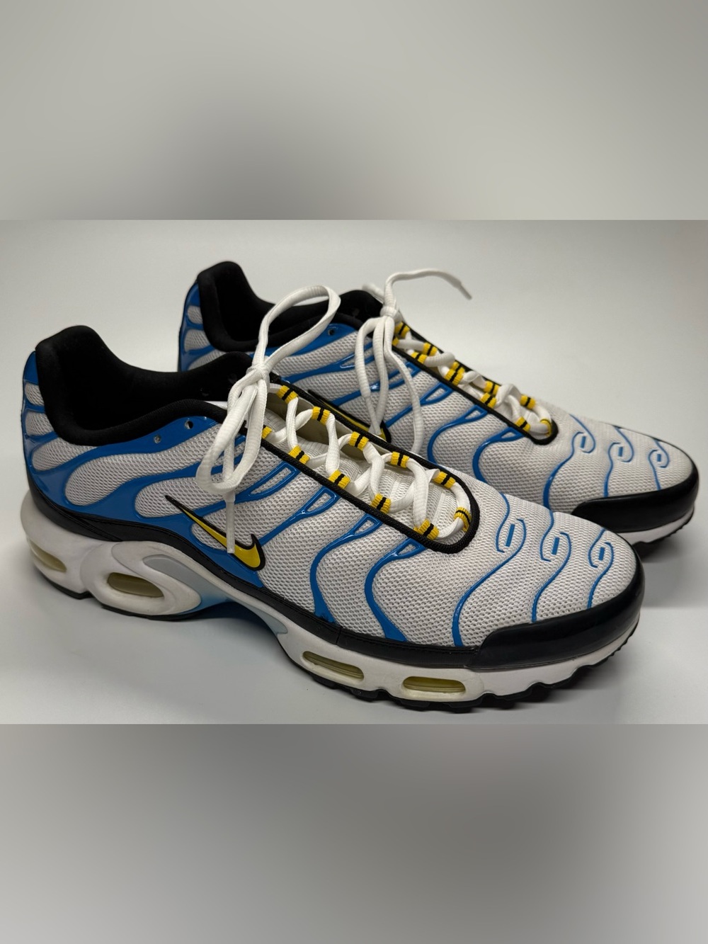 Nike Air Max Plus TN White Blue Yellow Tuned Air Shoes Men’s Size 11.5